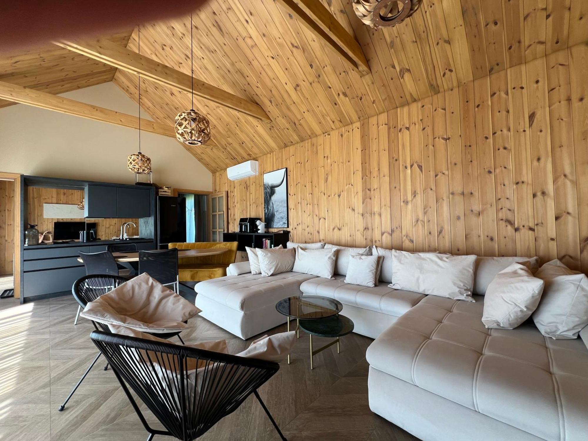 Viesuli Village Villas Saraiķi エクステリア 写真