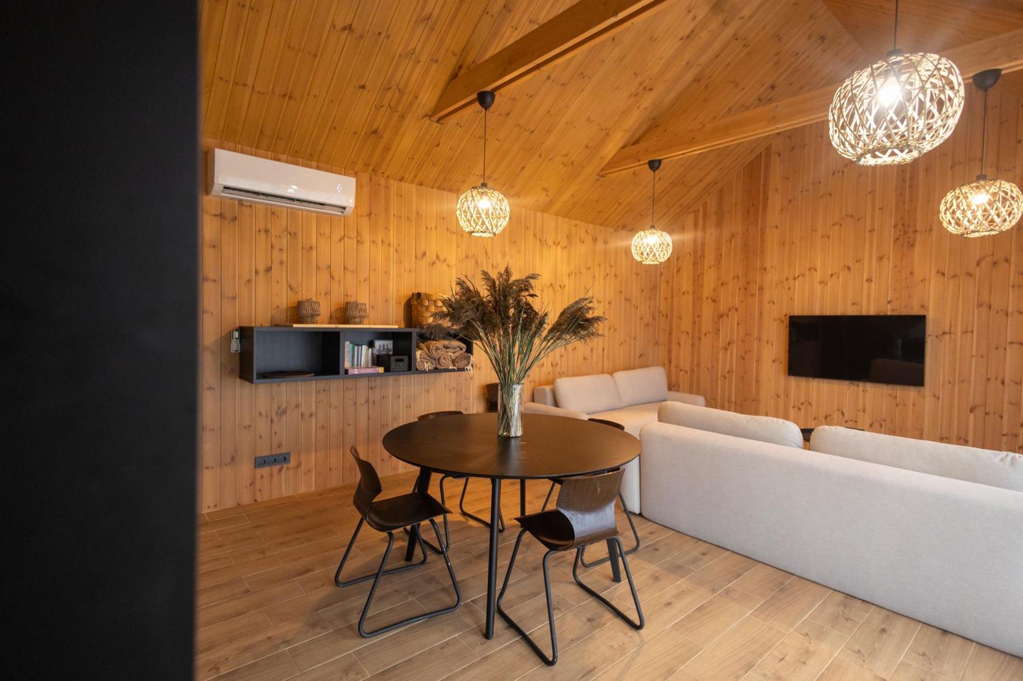 Viesuli Village Villas Saraiķi エクステリア 写真