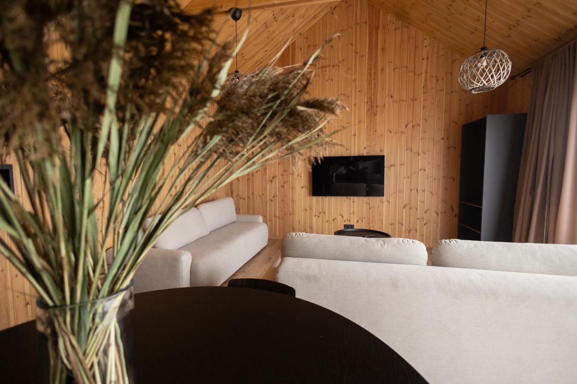 Viesuli Village Villas Saraiķi エクステリア 写真